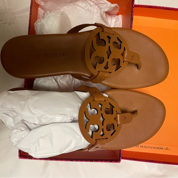 NEW Tory Burch Tan Leather Sandals with Iconic Medallion NEVER WORN - Picture 2 of 5